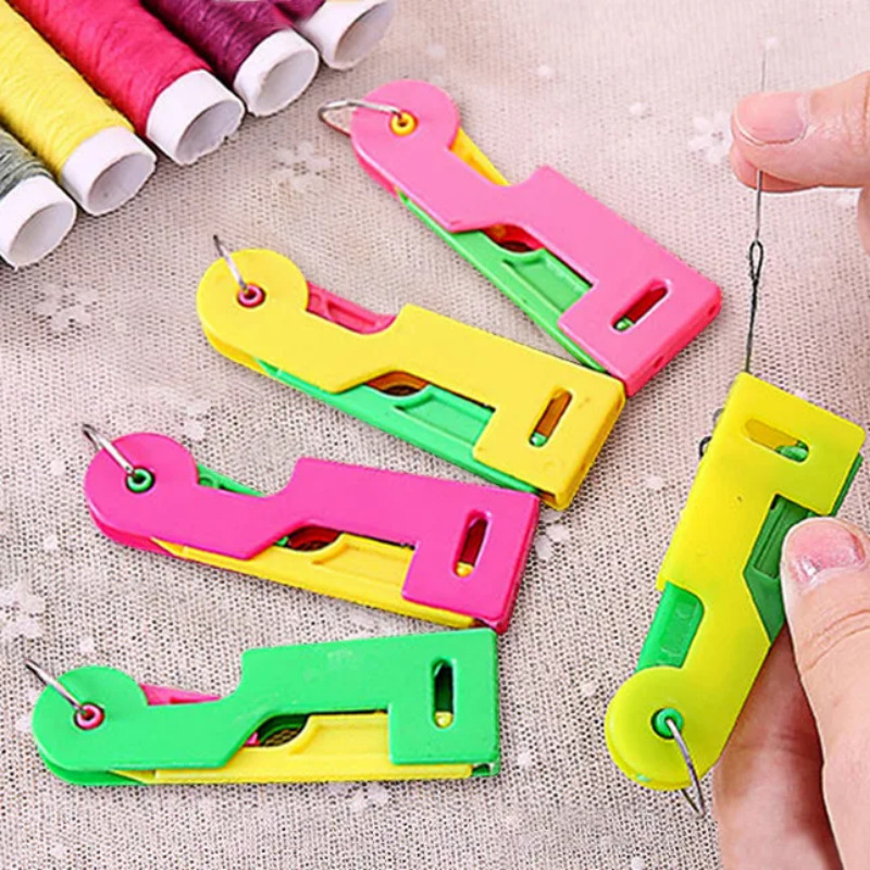 Needle Threader Tool - 1 stks Ouderen Handige Automatische Naaldinvoerder